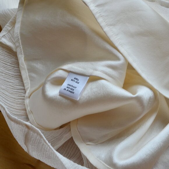 St. John Ruffle Front Silk Top Size P XS Offwhite Women - Picture 7 of 11